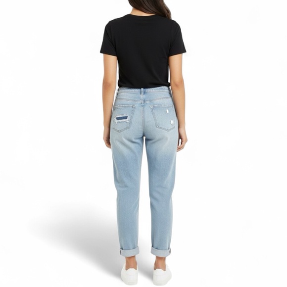 BDG Mom high-rise distressed jeans jeans. Size 25. Retails $69 NWT. - Picture 4 of 17